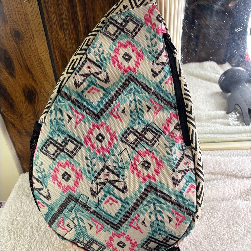 KAVU Rope Sling Bag Aztec Geometric Print Black and Pink Backpack NWOT - Picture 2 of 8